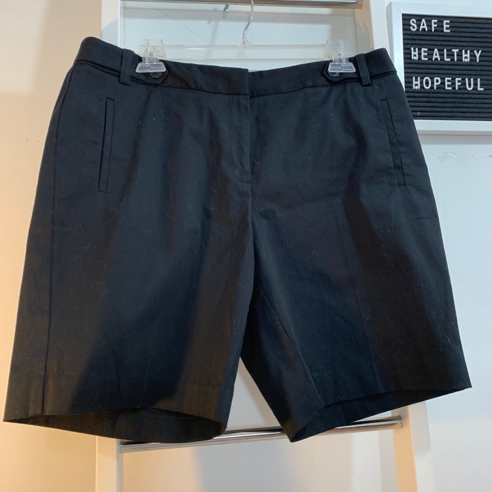 Jones New York Black Chino Style Stretch 8” Shorts